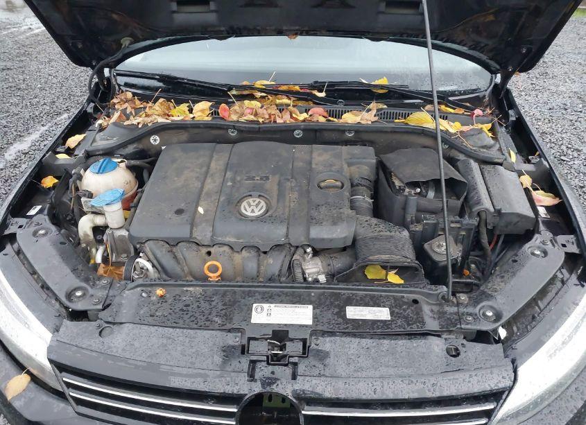 Photo 10 of 2013 Volkswagen Jetta 2.5L SE (VIN 3VWDP7AJ2DM426088)