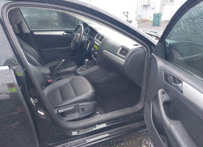 Photo 5 of 2013 Volkswagen Jetta 2.5L SE (VIN 3VWDP7AJ2DM426088)