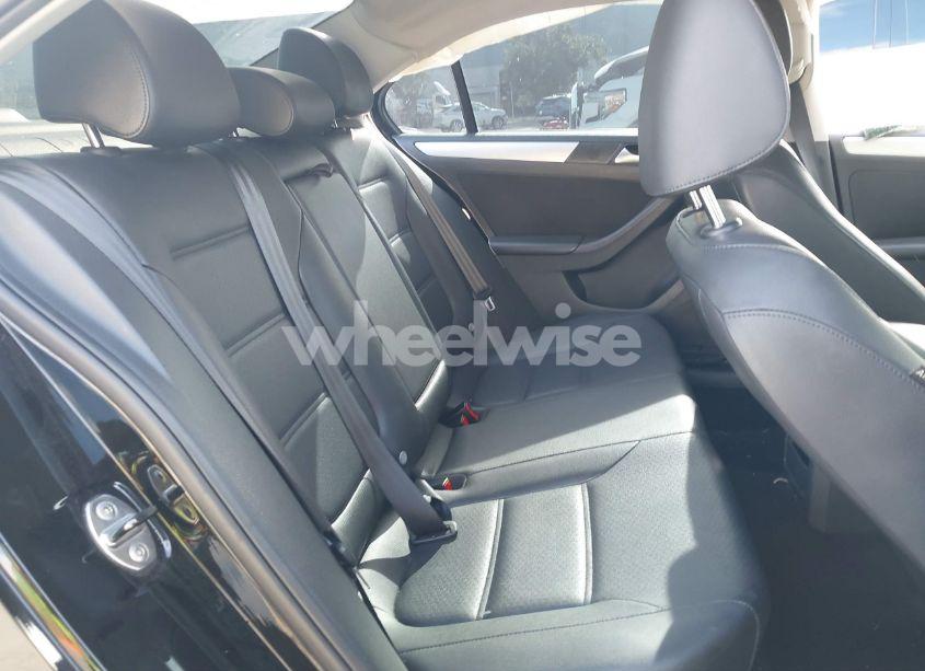 Photo 8 of 2013 Volkswagen Jetta 2.5L SE (VIN 3VWDP7AJ2DM440931)