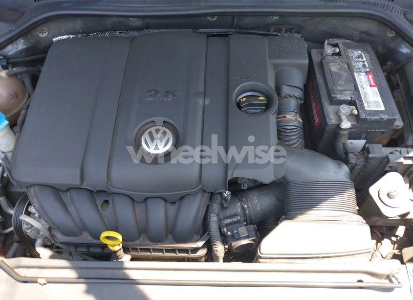 Photo 10 of 2013 Volkswagen Jetta 2.5L SE (VIN 3VWDP7AJ2DM447510)