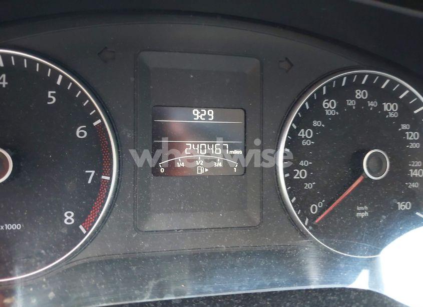 Photo 7 of 2013 Volkswagen Jetta 2.5L SE (VIN 3VWDP7AJ2DM447510)