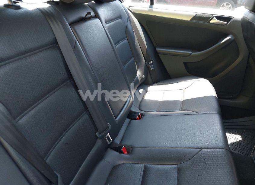 Photo 8 of 2013 Volkswagen Jetta 2.5L SE (VIN 3VWDP7AJ2DM447510)