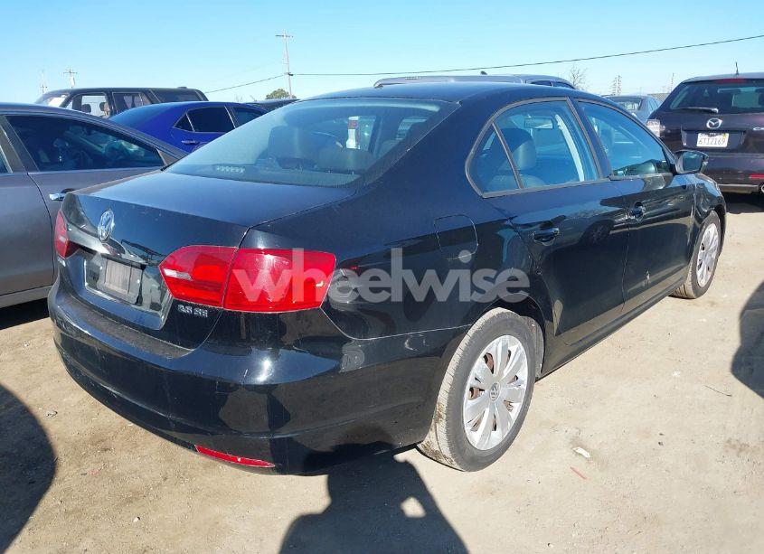 Photo 4 of 2012 Volkswagen Jetta 2.5L SE (VIN 3VWDP7AJ3CM026104)