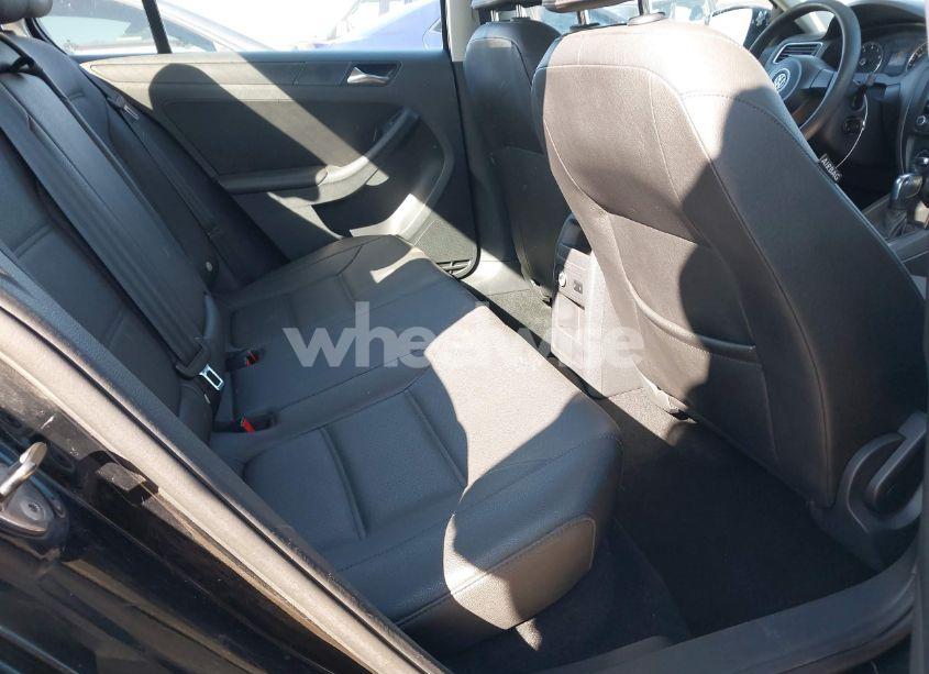 Photo 8 of 2012 Volkswagen Jetta 2.5L SE (VIN 3VWDP7AJ3CM026104)