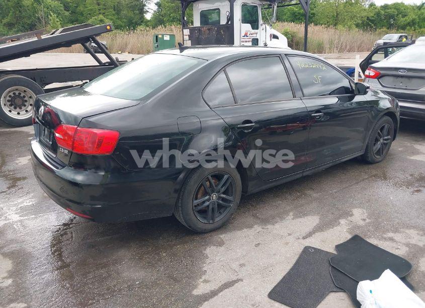 Photo 4 of 2012 Volkswagen Jetta 2.5L SE (VIN 3VWDP7AJ3CM064867)