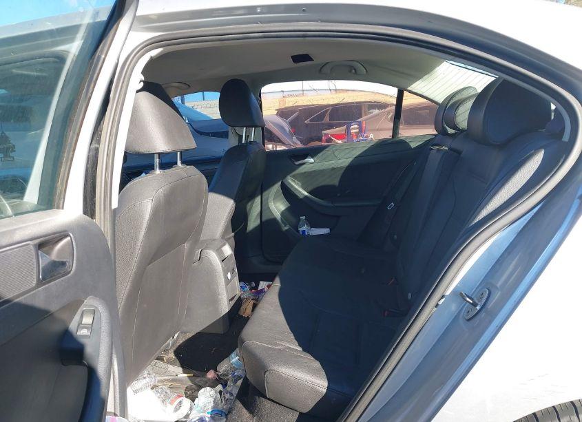 Photo 8 of 2012 Volkswagen Jetta 2.5L SE (VIN 3VWDP7AJ3CM131046)