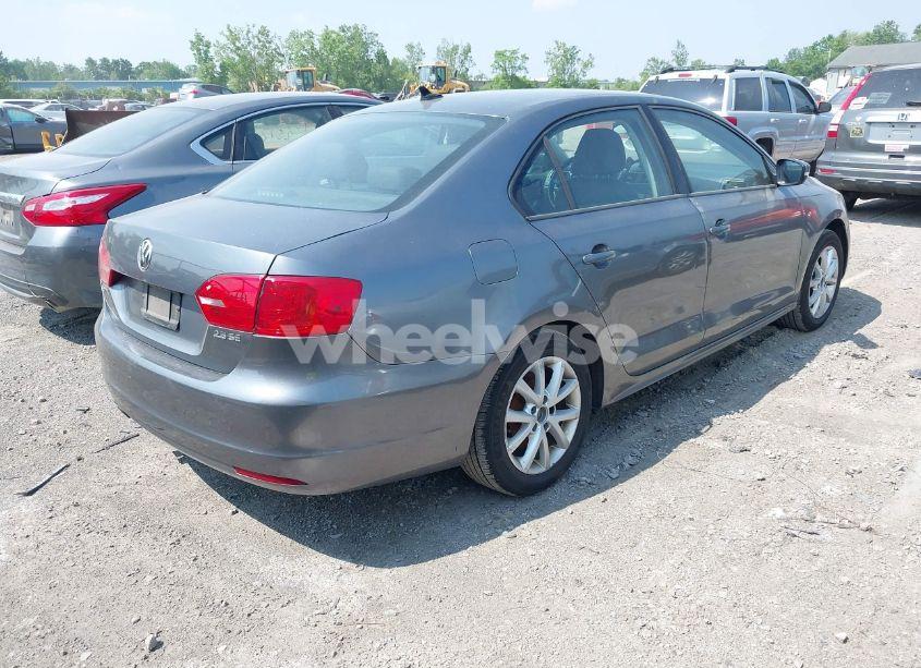 Photo 4 of 2012 Volkswagen Jetta 2.5L SE (VIN 3VWDP7AJ3CM309148)