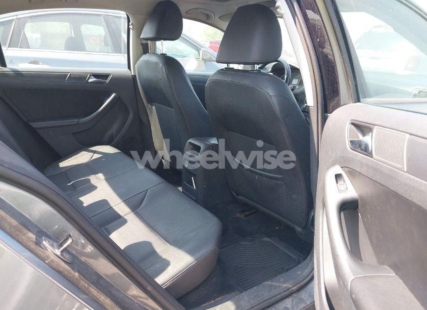 Photo 8 of 2012 Volkswagen Jetta 2.5L SE (VIN 3VWDP7AJ3CM309148)