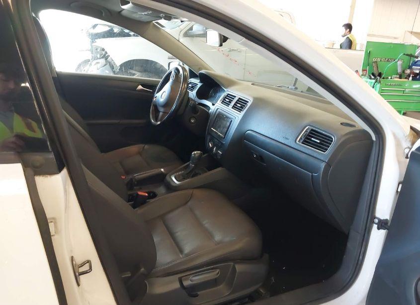 Photo 5 of 2012 Volkswagen Jetta 2.5L SE (VIN 3VWDP7AJ3CM316231)
