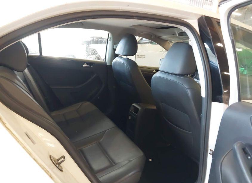Photo 8 of 2012 Volkswagen Jetta 2.5L SE (VIN 3VWDP7AJ3CM316231)