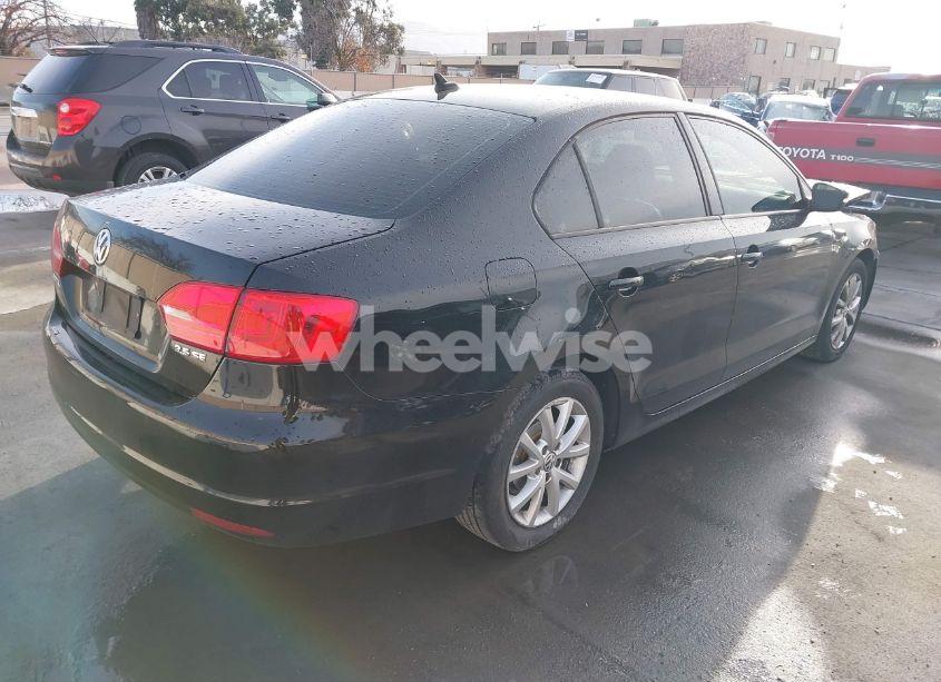 Photo 4 of 2012 Volkswagen Jetta 2.5L SE (VIN 3VWDP7AJ3CM322336)