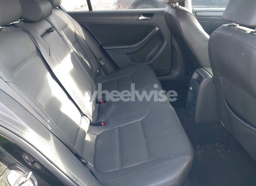 Photo 8 of 2012 Volkswagen Jetta 2.5L SE (VIN 3VWDP7AJ3CM322336)