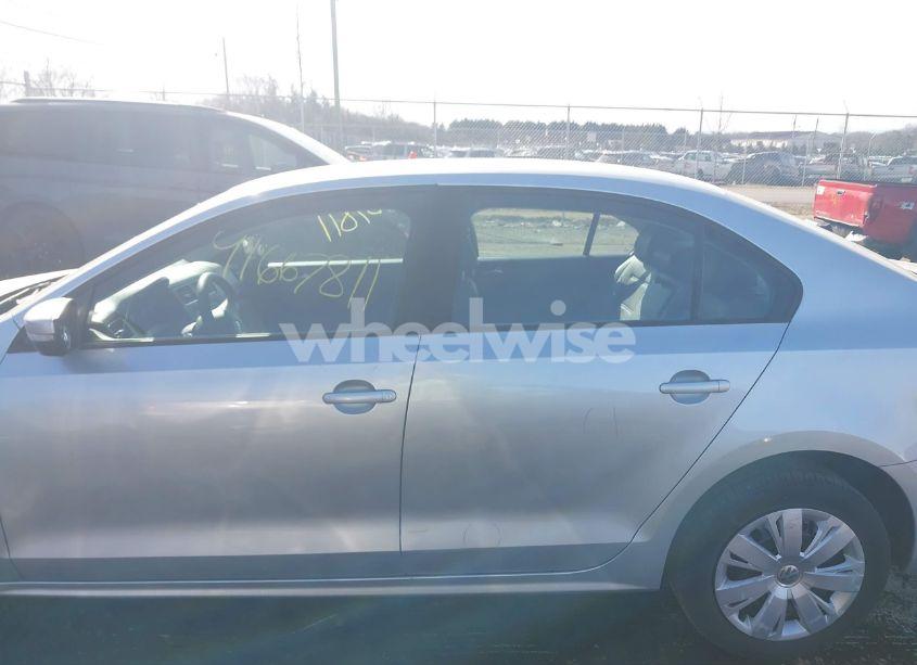 Photo 14 of 2012 Volkswagen Jetta 2.5L SE (VIN 3VWDP7AJ3CM340190)