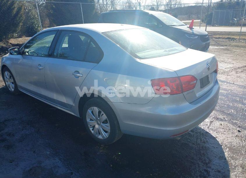 Photo 3 of 2012 Volkswagen Jetta 2.5L SE (VIN 3VWDP7AJ3CM340190)