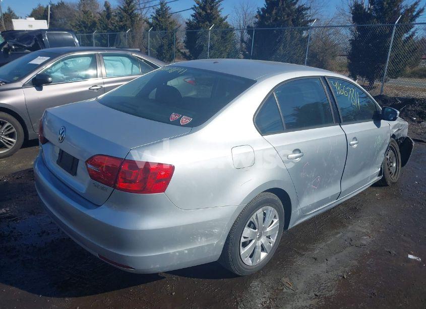 Photo 4 of 2012 Volkswagen Jetta 2.5L SE (VIN 3VWDP7AJ3CM340190)