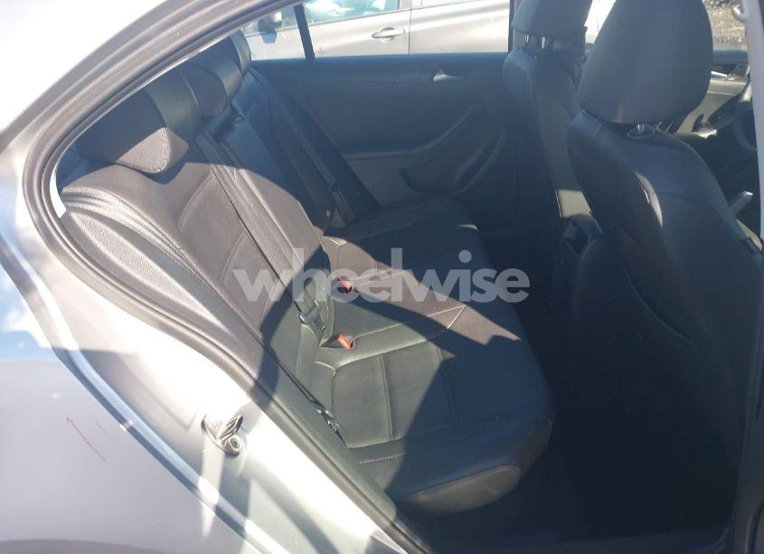 Photo 8 of 2012 Volkswagen Jetta 2.5L SE (VIN 3VWDP7AJ3CM340190)