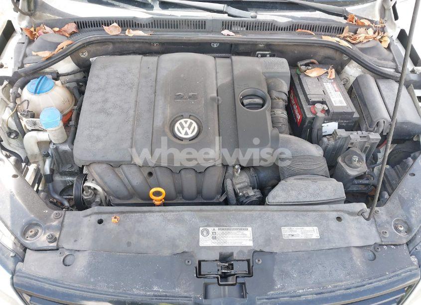 Photo 10 of 2012 Volkswagen Jetta 2.5L SE (VIN 3VWDP7AJ3CM368264)