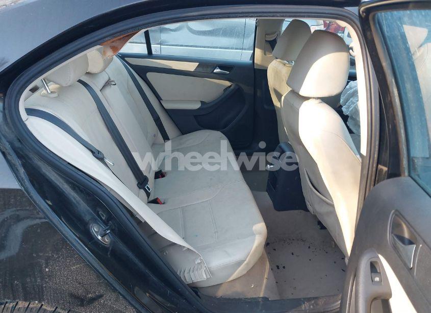 Photo 8 of 2012 Volkswagen Jetta 2.5L SE (VIN 3VWDP7AJ3CM375750)