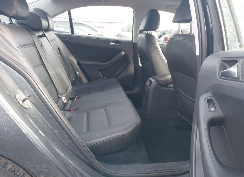 Photo 8 of 2012 Volkswagen Jetta 2.5L SE (VIN 3VWDP7AJ3CM403093)