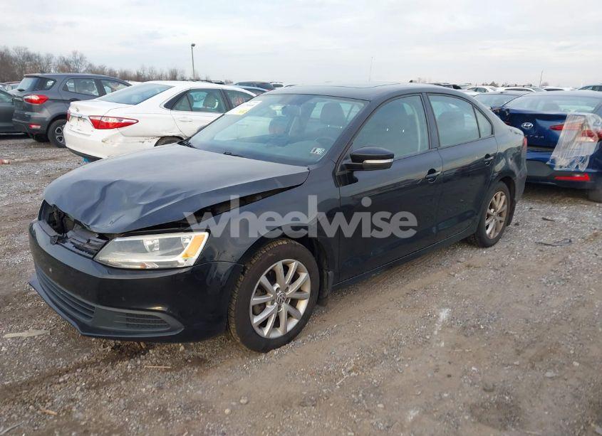 Photo 2 of 2012 Volkswagen Jetta 2.5L SE (VIN 3VWDP7AJ3CM415244)