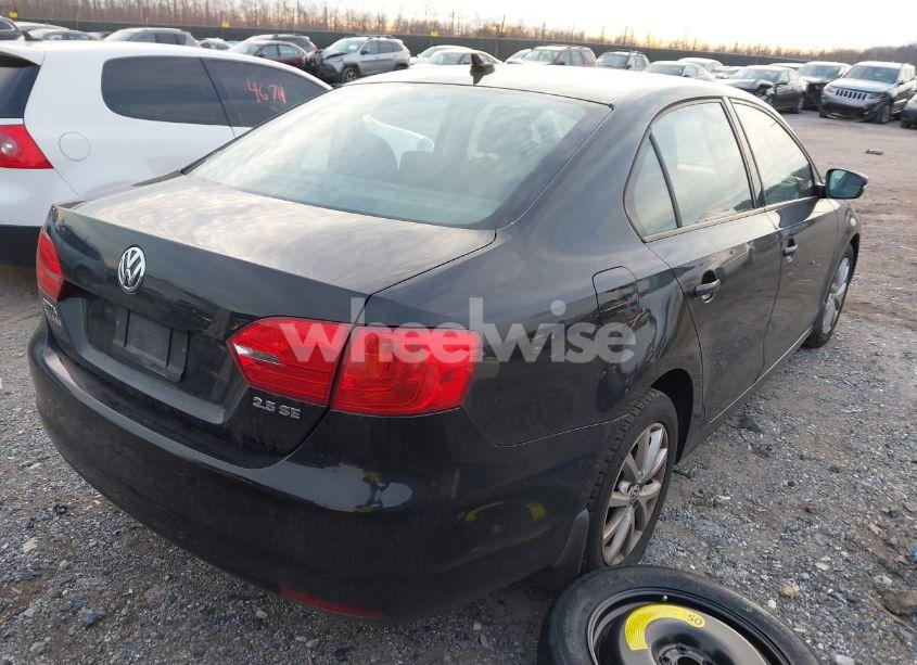 Photo 4 of 2012 Volkswagen Jetta 2.5L SE (VIN 3VWDP7AJ3CM415244)