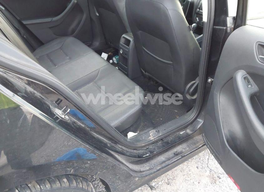 Photo 8 of 2012 Volkswagen Jetta 2.5L SE (VIN 3VWDP7AJ3CM415244)