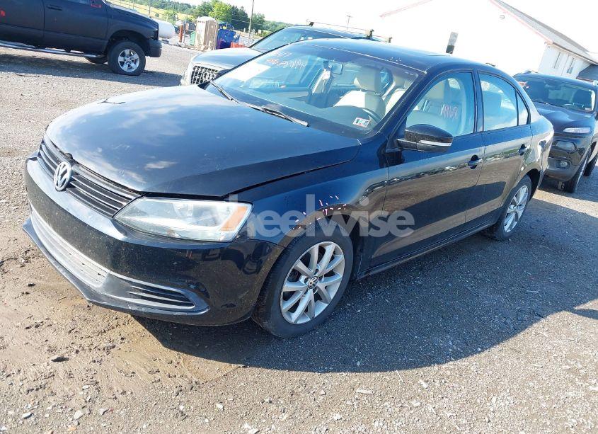 Photo 2 of 2012 Volkswagen Jetta 2.5L SE (VIN 3VWDP7AJ3CM416197)
