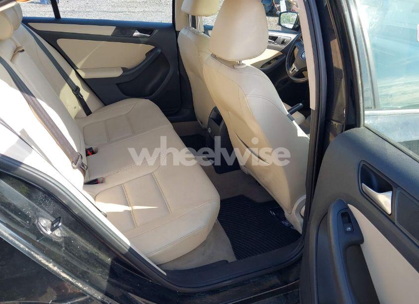 Photo 8 of 2012 Volkswagen Jetta 2.5L SE (VIN 3VWDP7AJ3CM416197)