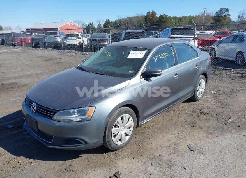 Photo 2 of 2013 Volkswagen Jetta 2.5L SE (VIN 3VWDP7AJ3DM219936)
