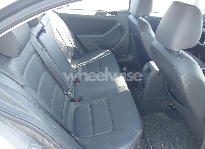 Photo 8 of 2013 Volkswagen Jetta 2.5L SE (VIN 3VWDP7AJ3DM219936)