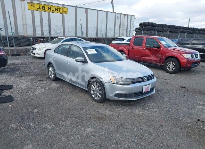 2013 Volkswagen Jetta 2.5L SE (VIN 3VWDP7AJ3DM252788) main photo