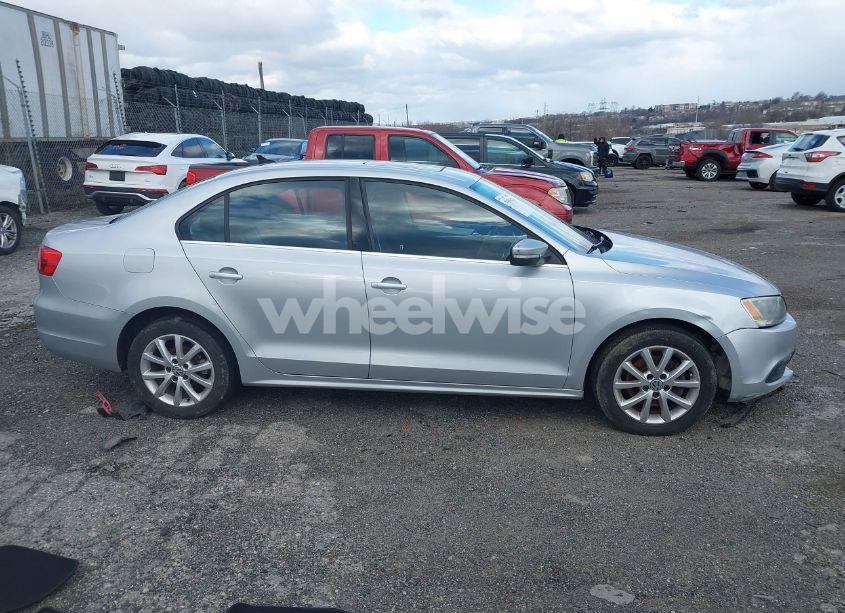 Photo 14 of 2013 Volkswagen Jetta 2.5L SE (VIN 3VWDP7AJ3DM252788)