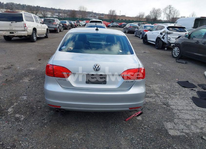 Photo 17 of 2013 Volkswagen Jetta 2.5L SE (VIN 3VWDP7AJ3DM252788)