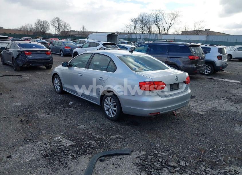 Photo 3 of 2013 Volkswagen Jetta 2.5L SE (VIN 3VWDP7AJ3DM252788)