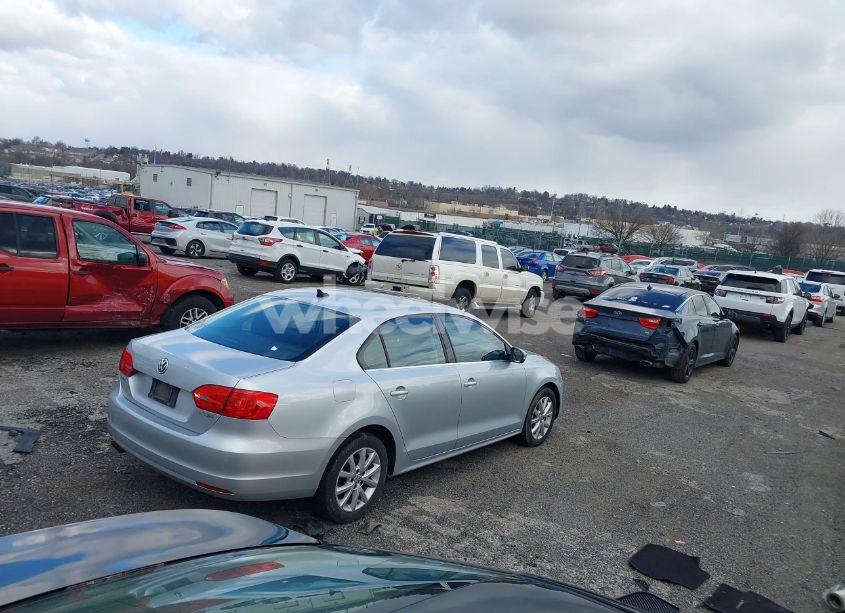 Photo 4 of 2013 Volkswagen Jetta 2.5L SE (VIN 3VWDP7AJ3DM252788)