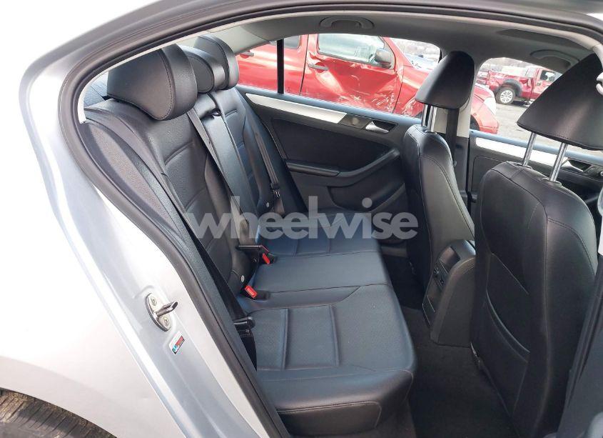 Photo 8 of 2013 Volkswagen Jetta 2.5L SE (VIN 3VWDP7AJ3DM252788)