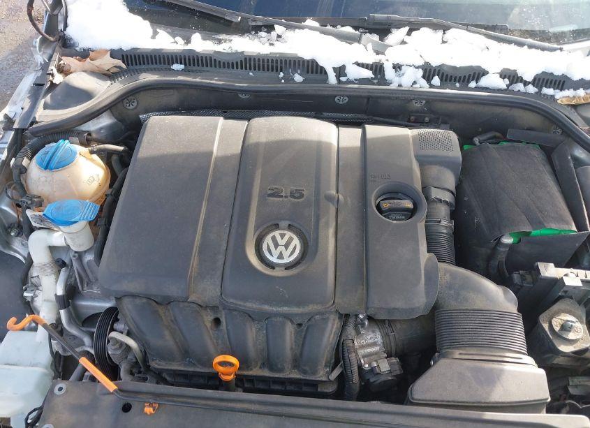 Photo 10 of 2013 Volkswagen Jetta 2.5L SE (VIN 3VWDP7AJ3DM257067)