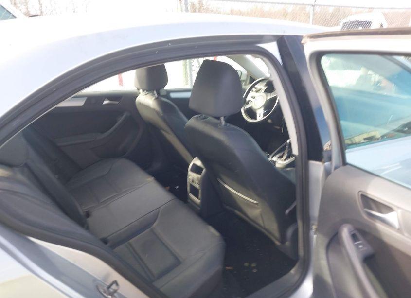 Photo 8 of 2013 Volkswagen Jetta 2.5L SE (VIN 3VWDP7AJ3DM257067)