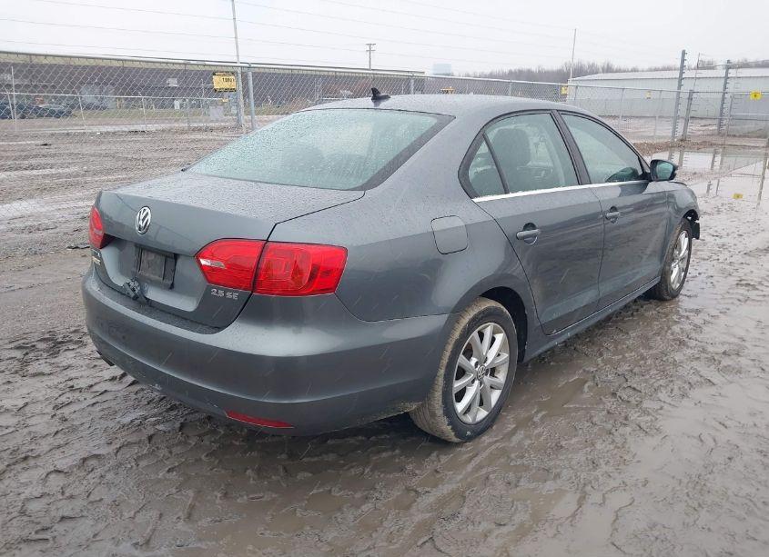 Photo 4 of 2013 Volkswagen Jetta 2.5L SE (VIN 3VWDP7AJ3DM288996)