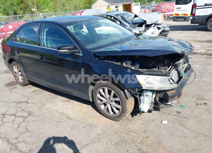 2013 Volkswagen Jetta 2.5L SE (VIN 3VWDP7AJ3DM360389) main photo