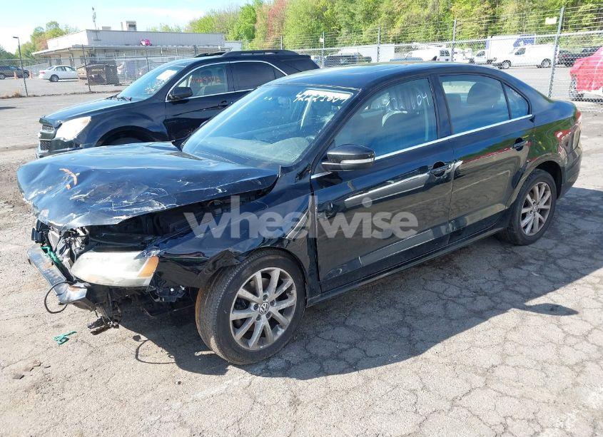 Photo 2 of 2013 Volkswagen Jetta 2.5L SE (VIN 3VWDP7AJ3DM360389)