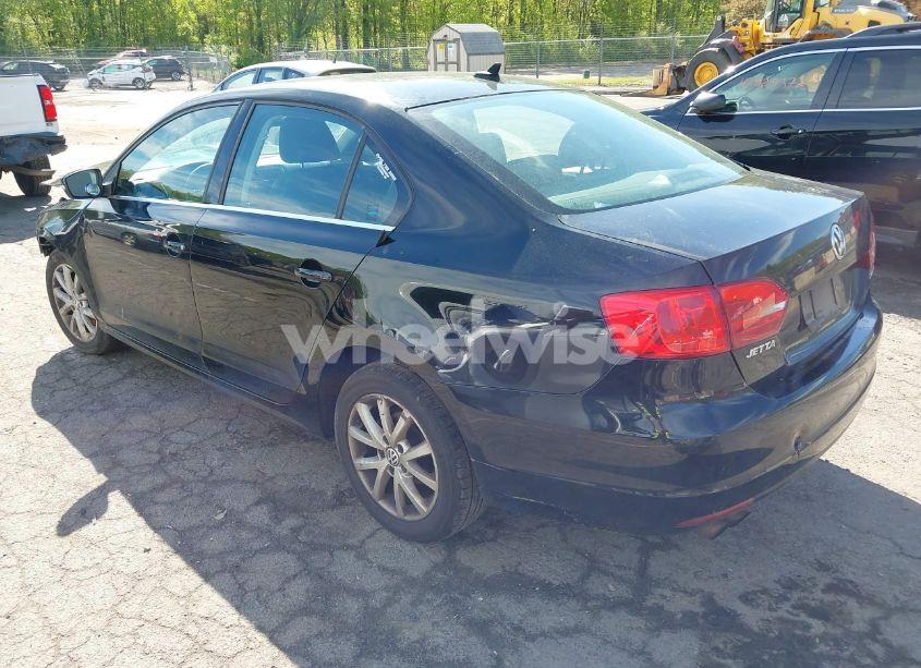 Photo 3 of 2013 Volkswagen Jetta 2.5L SE (VIN 3VWDP7AJ3DM360389)