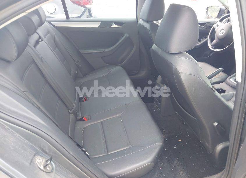 Photo 8 of 2013 Volkswagen Jetta 2.5L SE (VIN 3VWDP7AJ3DM363891)