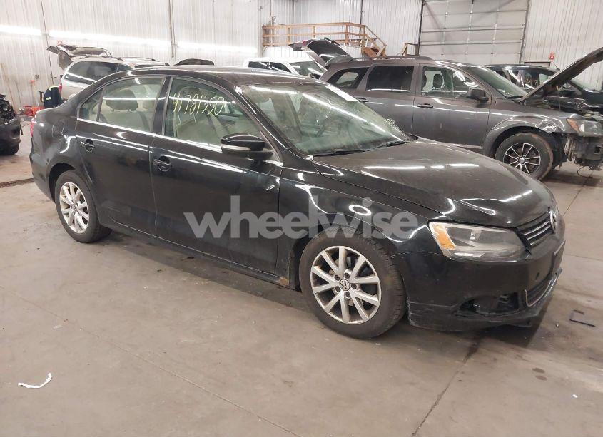 2013 Volkswagen Jetta 2.5L SE (VIN 3VWDP7AJ3DM388564) main photo
