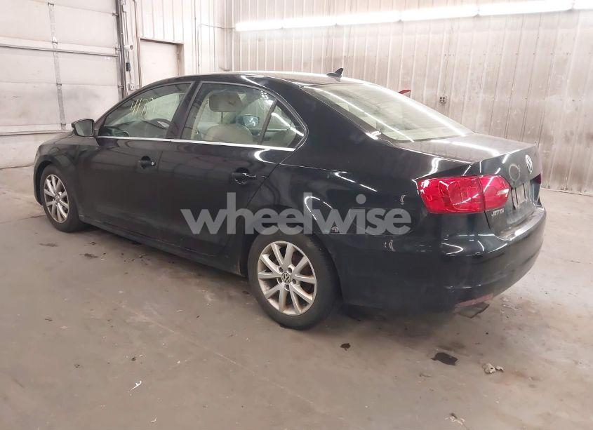 Photo 3 of 2013 Volkswagen Jetta 2.5L SE (VIN 3VWDP7AJ3DM388564)