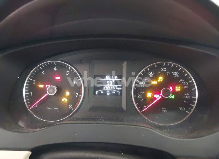 Photo 7 of 2013 Volkswagen Jetta 2.5L SE (VIN 3VWDP7AJ3DM388564)