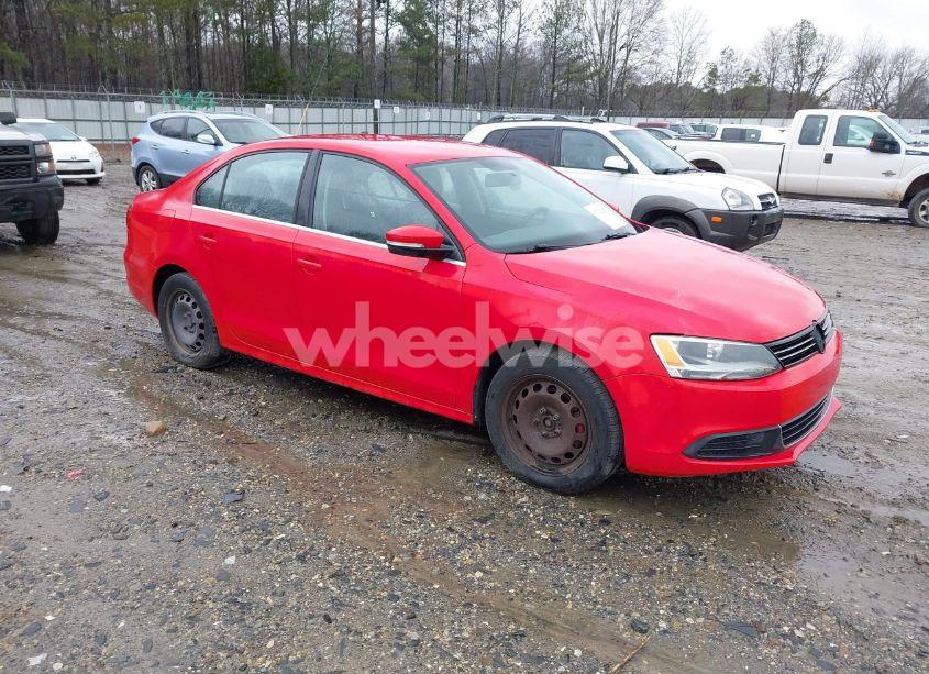 2013 Volkswagen Jetta 2.5L SE (VIN 3VWDP7AJ3DM408599) main photo