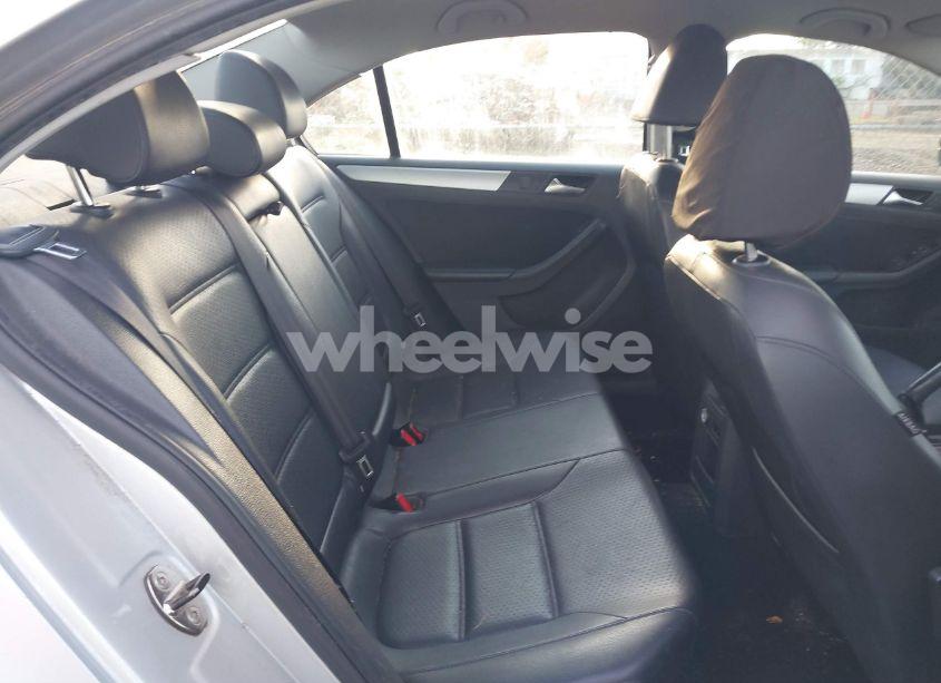 Photo 8 of 2013 Volkswagen Jetta 2.5L SE (VIN 3VWDP7AJ3DM413074)