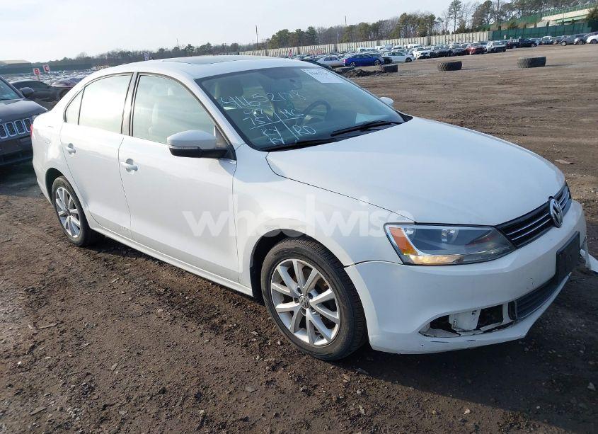 2013 Volkswagen Jetta 2.5L SE (VIN 3VWDP7AJ3DM443952) main photo