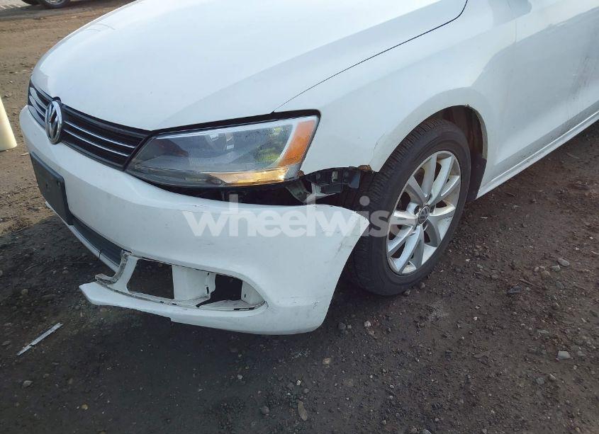 Photo 6 of 2013 Volkswagen Jetta 2.5L SE (VIN 3VWDP7AJ3DM443952)